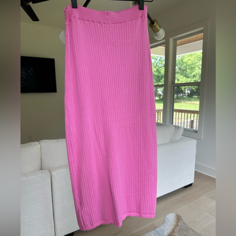 Free People midi skirt with slit in the front like new size small color pink